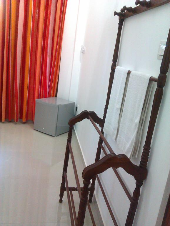 Aayu'S Guest Hotel Бентота Екстериор снимка