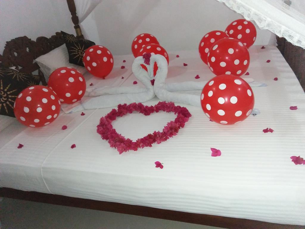Aayu'S Guest Hotel Бентота Екстериор снимка