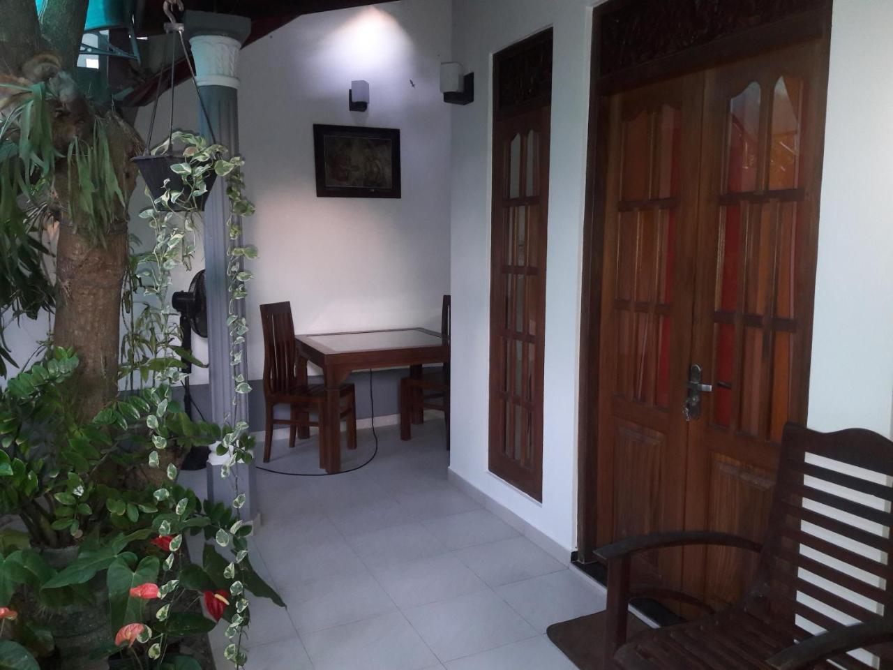 Aayu'S Guest Hotel Бентота Екстериор снимка